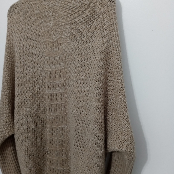 Charlotte Russe Beige Oversize slouchy Knit Sweater with 3/4 sleeves - Picture 8 of 13